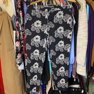 Coldwater Creek SZ 12 Stretch Floral pants w/ 2 front hook 1 button zip up